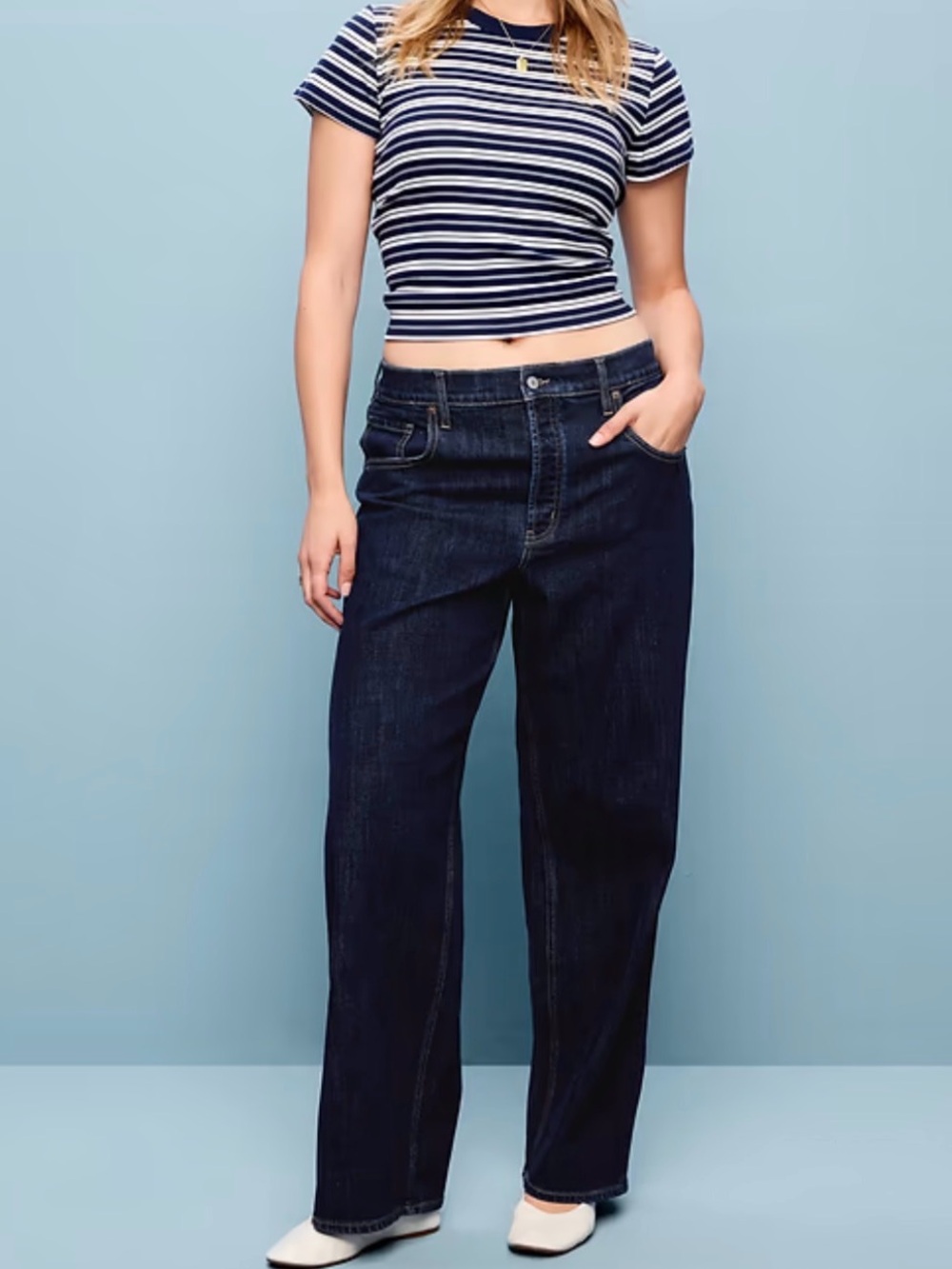 Old Navy Women's Mid-Rise Slouchy Wide-Leg Jeans × 1